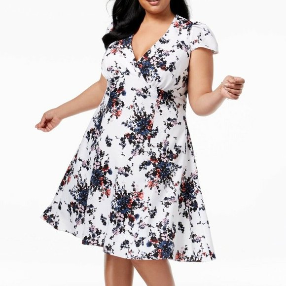 Betsey Johnson Dresses & Skirts - Betsey Johnson Plus Floral Fit + Flare Dress 16 W